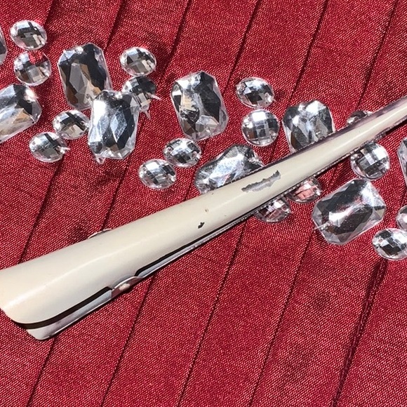 Hair Clips - Picture 4 of 4